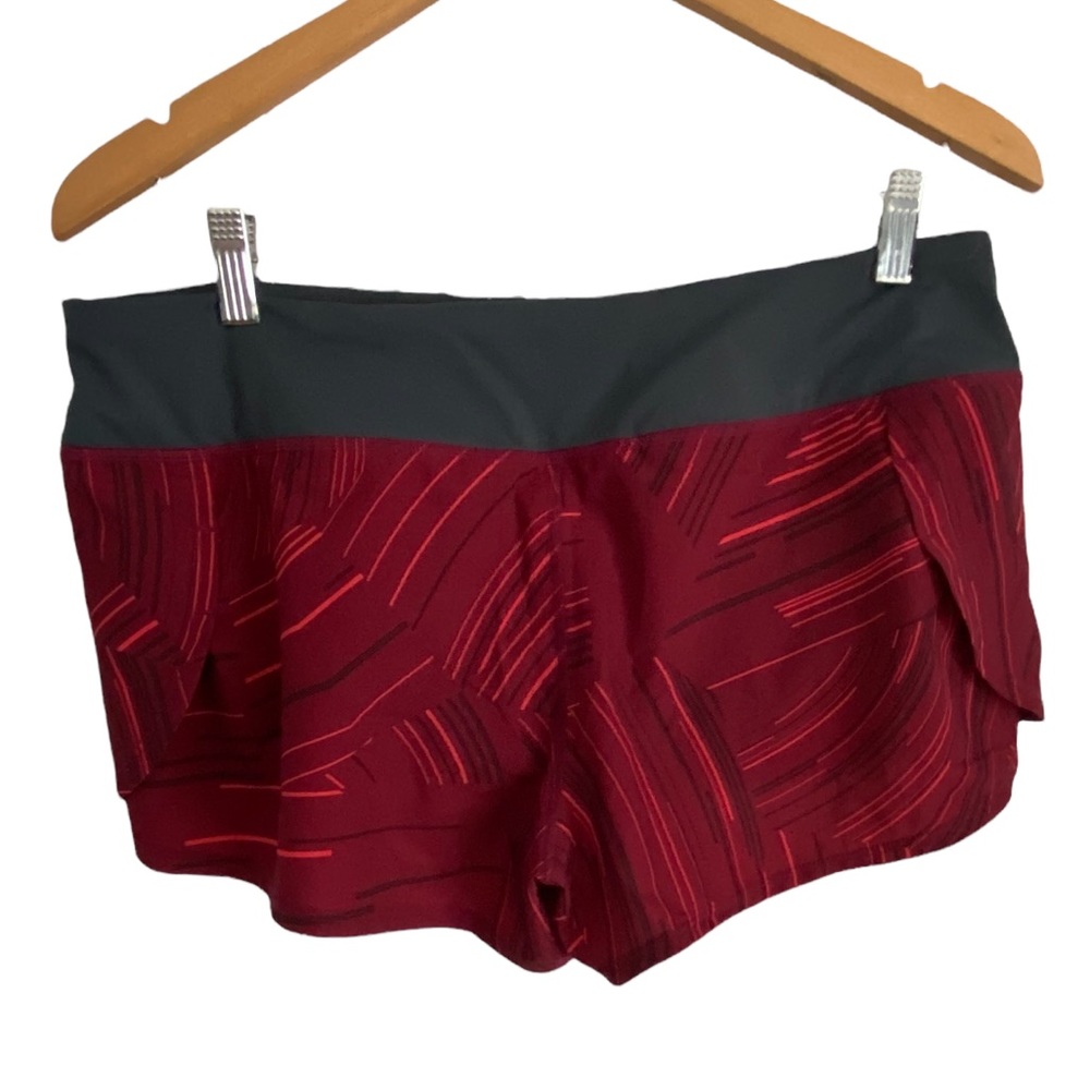 Brooks Running athletic shorts with lining size large